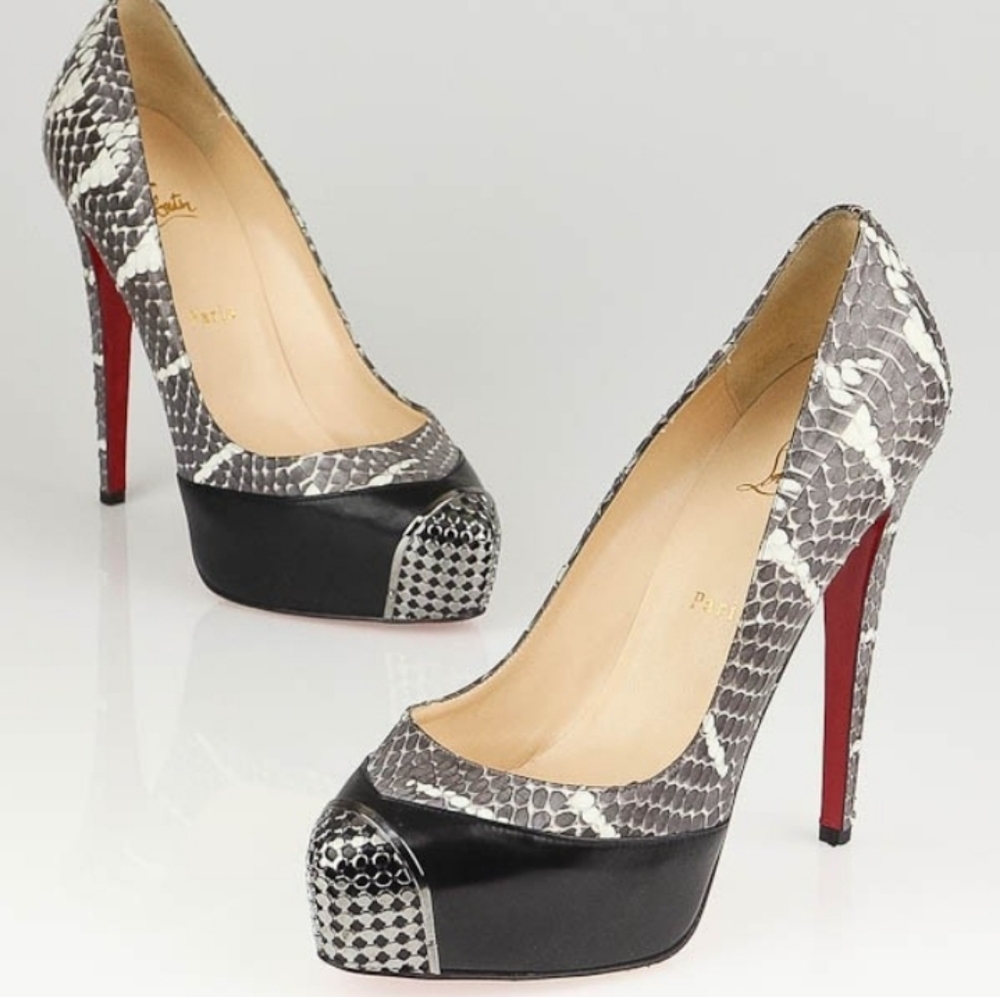 Authenticated Louboutin Black Snakeskin leather Steel-Toe Platform Maggi…